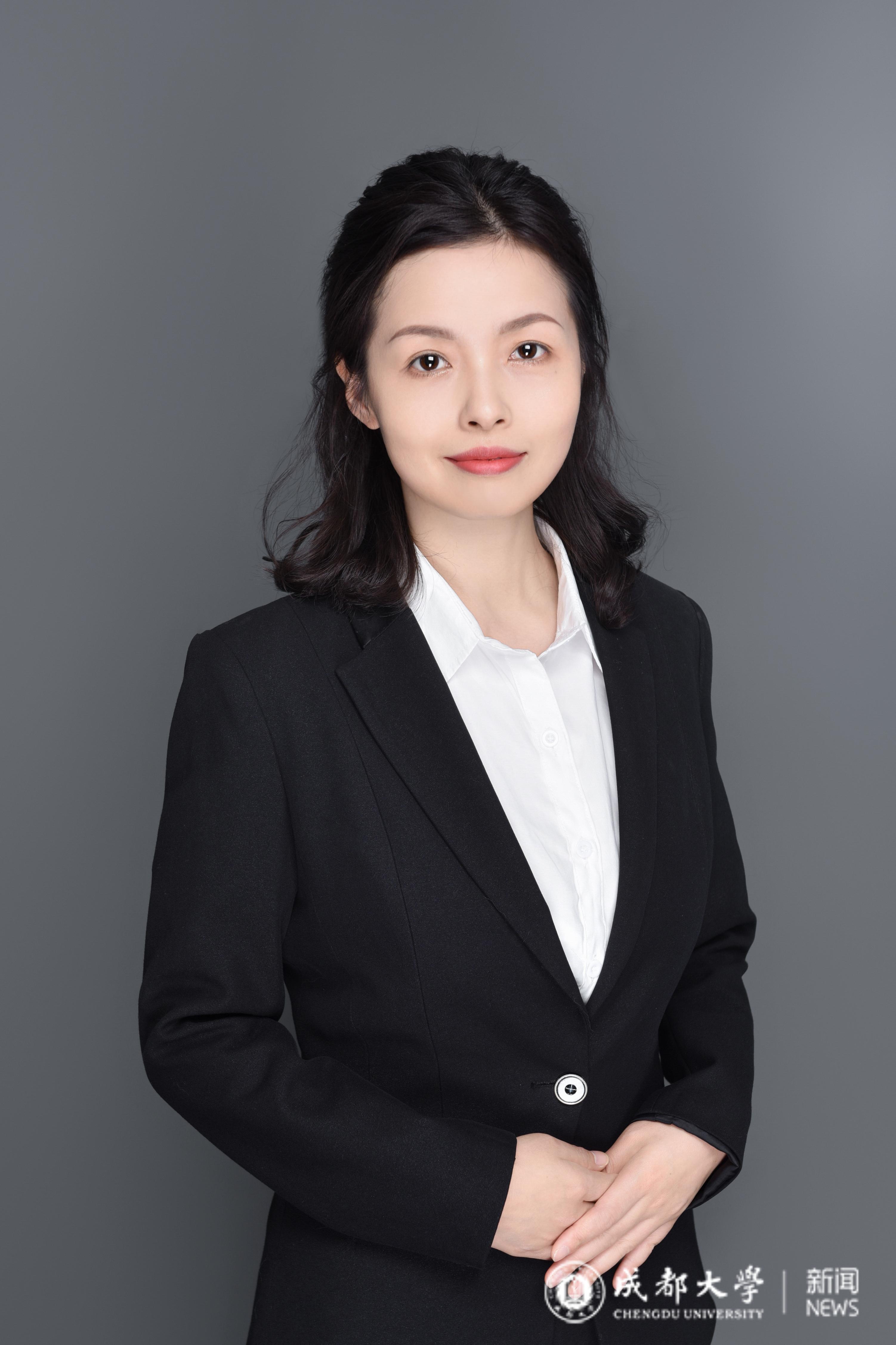 Fan个人形象照.jpg
